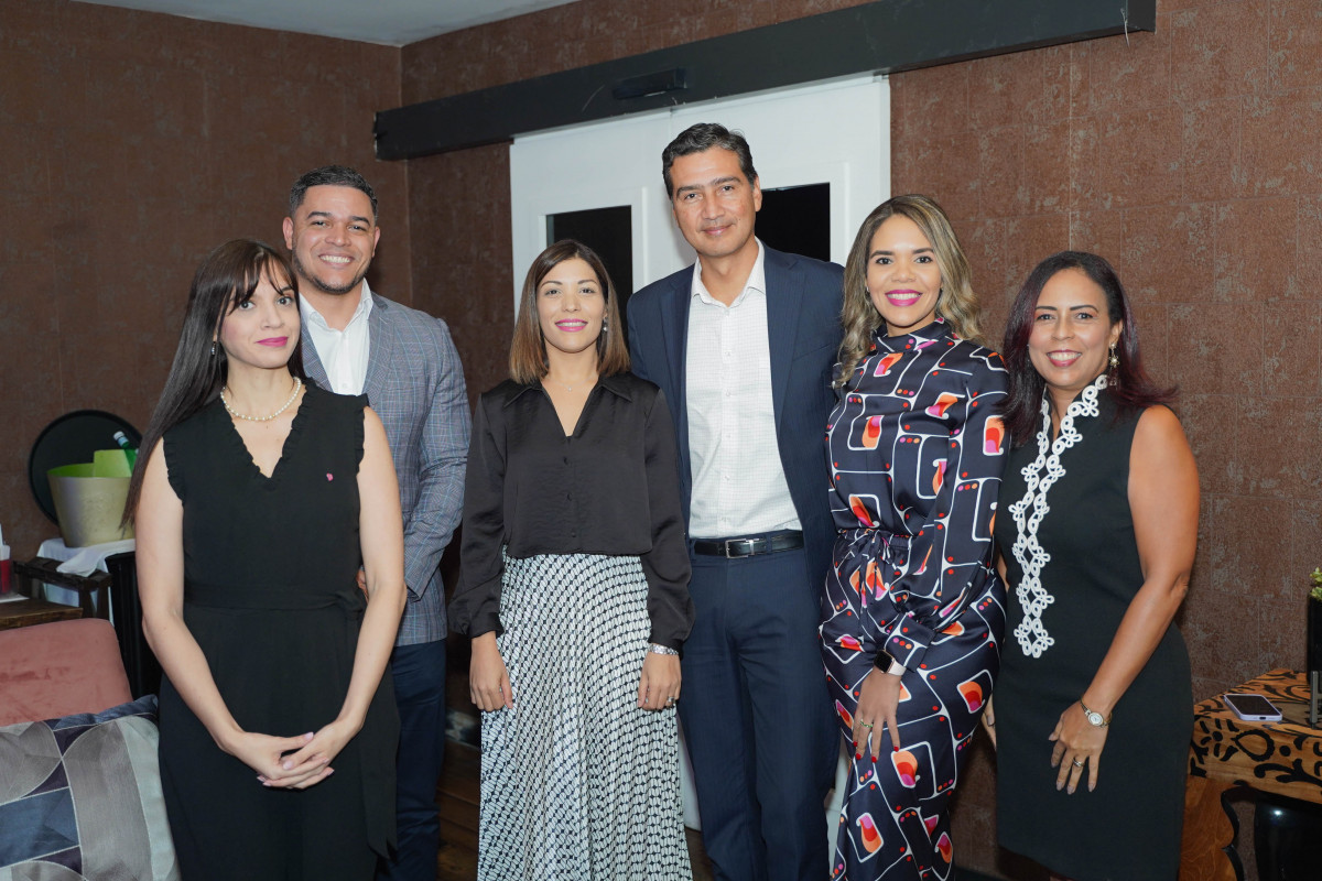 Paula Vasco, Ángel Pinales, Magda Sánchez, Arturo Rico, Moraima de la Cruz y Evelyn Soto