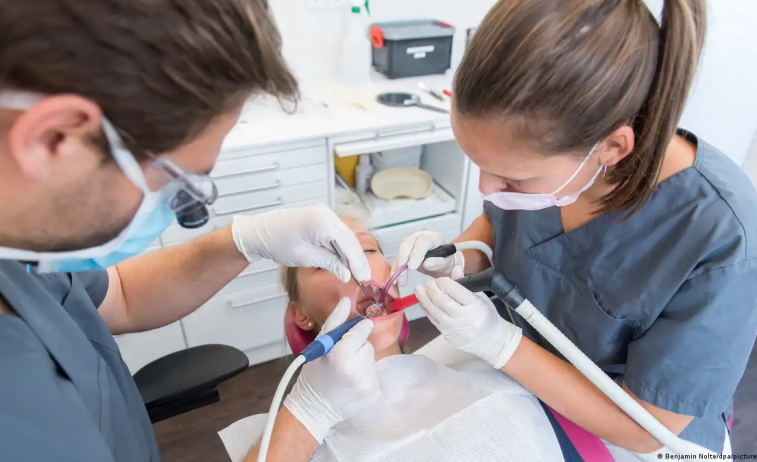 ¿Para qué sirve una limpieza dental profesional?