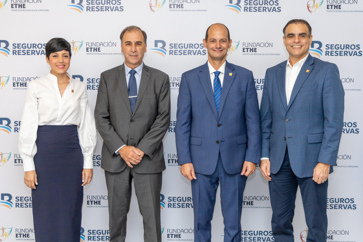 Estu00edbaliz Gonzu00e1lez, Mario Frontalini, Dr. Alejandro Cambiaso y Carlos Alma