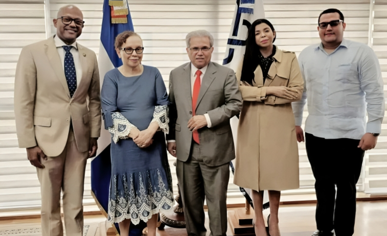 Colegio Médico Dominicano se reúne con Procuradora General