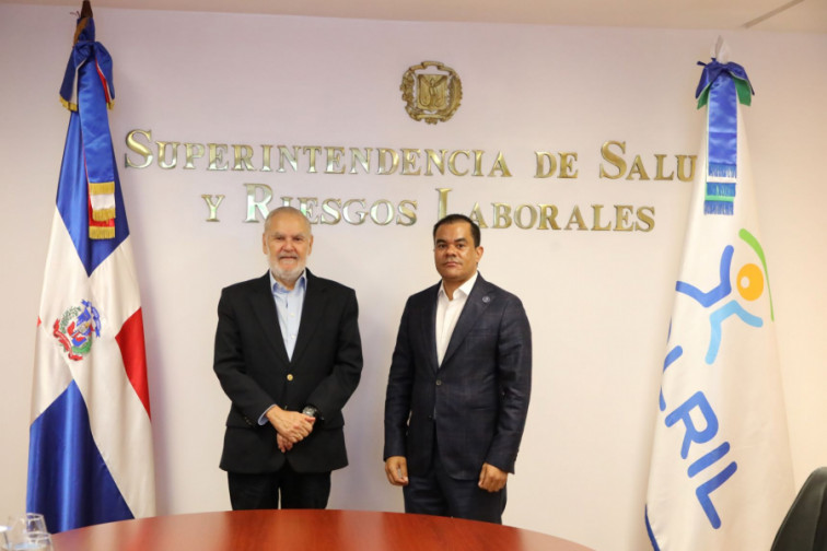 DIDA y Sisalril socializan para sancionar cobros indebidos en servicios de salud