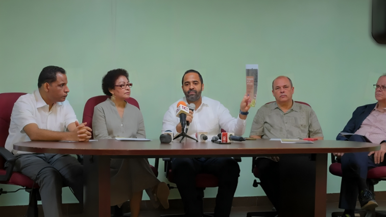 Presentan estudio crítico sobre AFP y ARS en República Dominicana