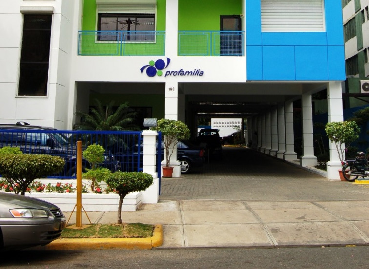 Profamilia continúa ofreciendo productos y servicios de salud sexual y salud reproductiva a bajo costo