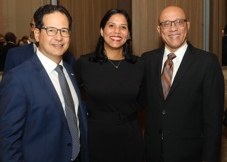 ARAPF celebra su coctel anual y reconoce la trayectoria de sus asociados