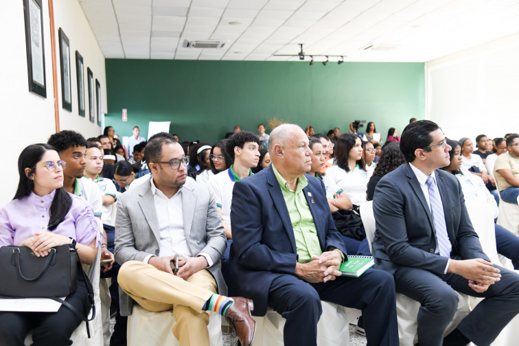 Ministerio de Salud  y UNPHU promueven la salud y bienestar de la población adulta joven