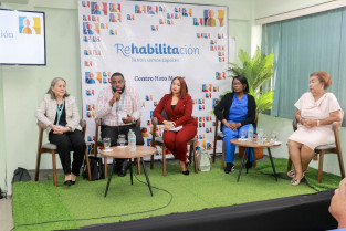 Rehabilitación de Hato Mayor ofreció un panel de expertos sobre las estrategias para la atención doméstica de pacientes con discapacidad