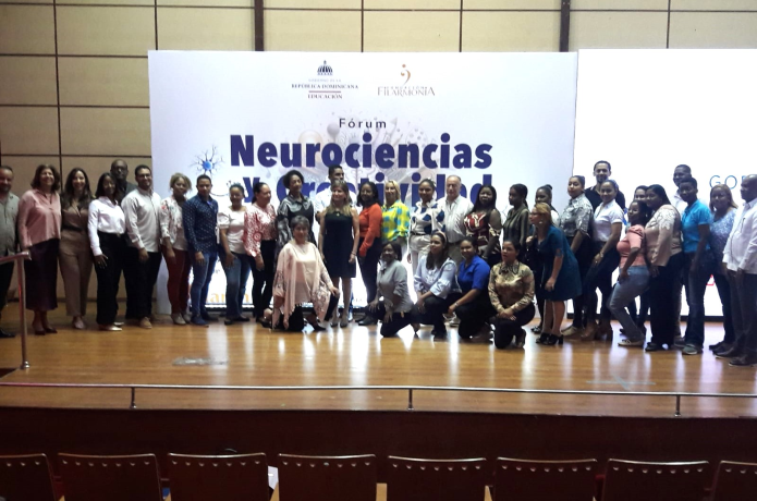 Realizan fórum sobre neurociencia, creatividad e innovación