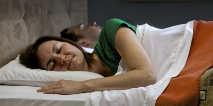 Expertos insisten en no automedicarse con melatonina por insomnio