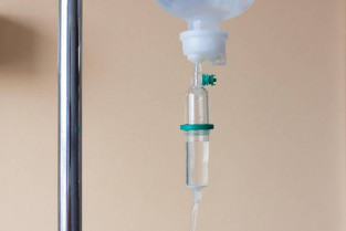 Un nuevo tratamiento contra la leucemia infantil más común podría reducir el uso de quimioterapia