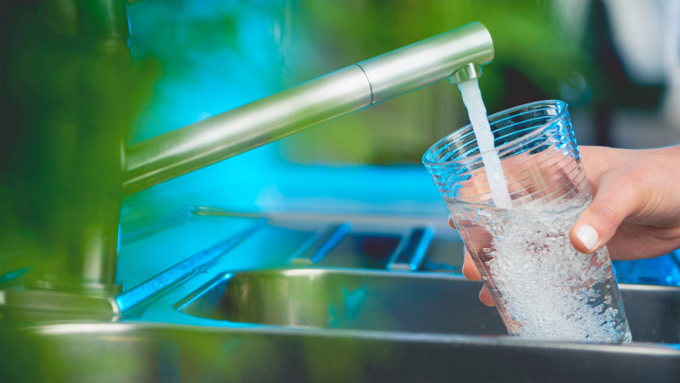 Los metales de las tuberías fomentan el crecimiento de bacterias en el agua
