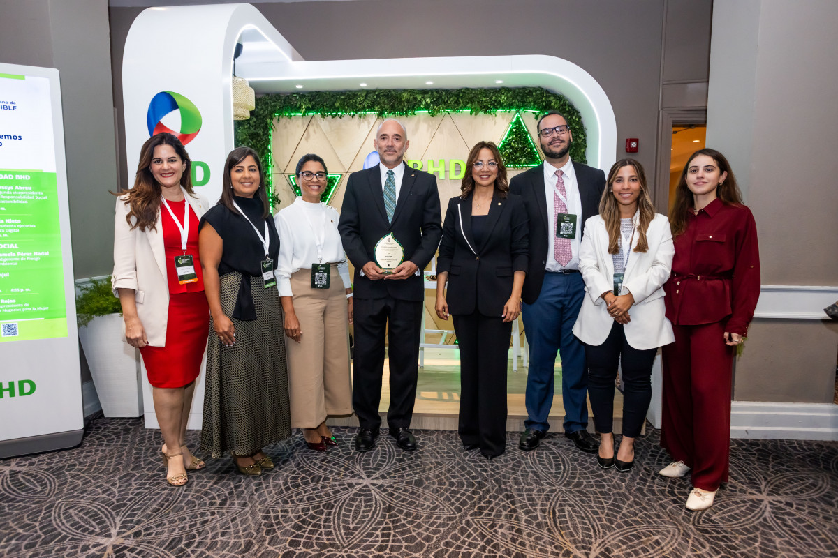 Elizabeth Rojas, Cristina Bello, Kirssys Abreu, Fidelio Arturo Despradel, Josefina Navarro, Luis Vu00e1squez Franjul, Pamela Pu00e9rez Nadal y Lu00eda Garcu00eda