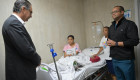 Director de SeNaSa visita a sobreviviente de la tragedia del jet set en el hospital Salvador B. Gautier