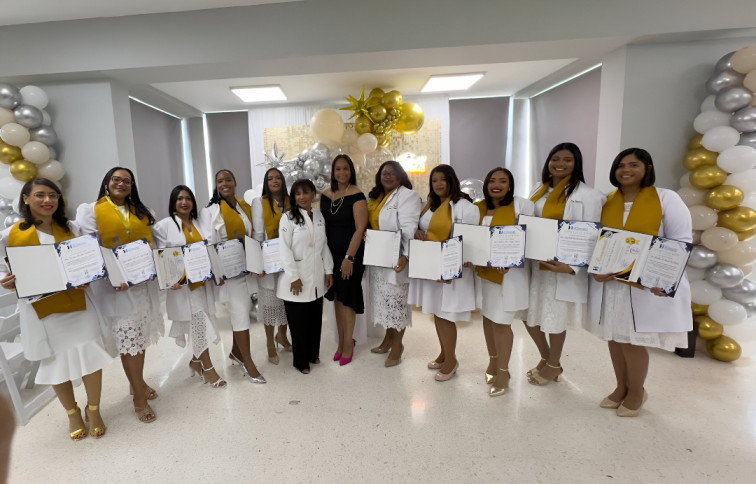 Hospital Marcelino Vélez celebra XVIII graduación de Medicina Familiar y Comunitaria y primera de Sonografía de Emergencia