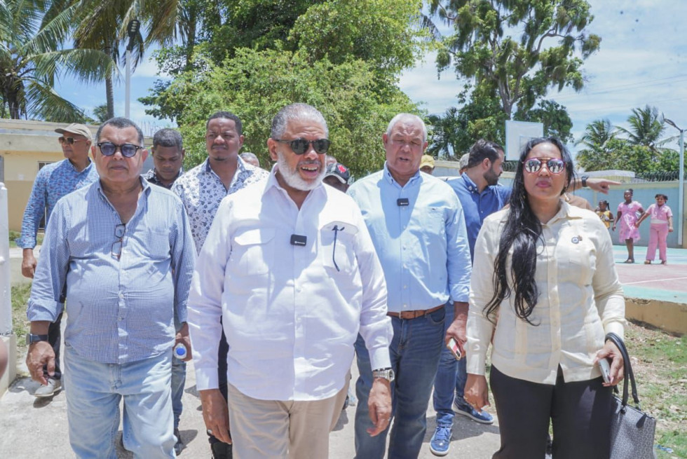 Jornada asistencial lleva esperanza y bienestar a Arroyo Dulce, en Barahona