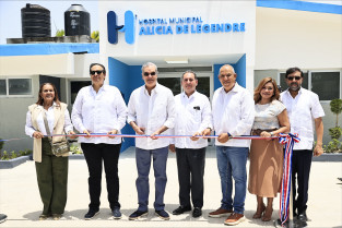 Gobierno dominicano entrega remozado hospital de Villa Riva