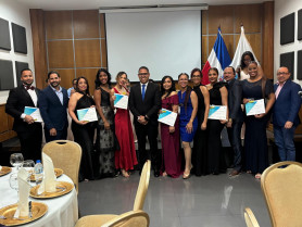Hospital Materno Dr.  Reynaldo Almánzar promueve a médicos residentes