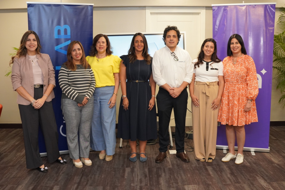 Dominicana marca hito de seguridad digital con certificación SOC 2 de CrecerLab