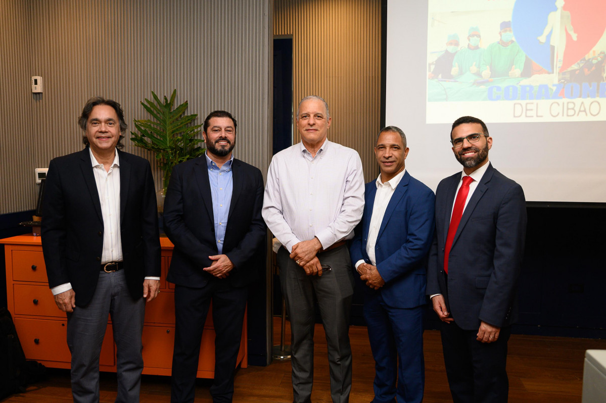 Fausto Warden, Fernando Vidal, Josu00e9 R. Lu00f3pez Luciano, Luis Feliz y Reynie Reinoso.