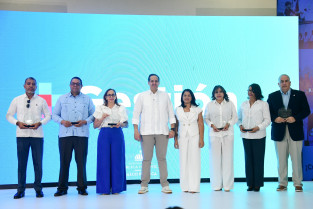 Reconocen excelencia institucional a direcciones provinciales y programas por su gestión destacada