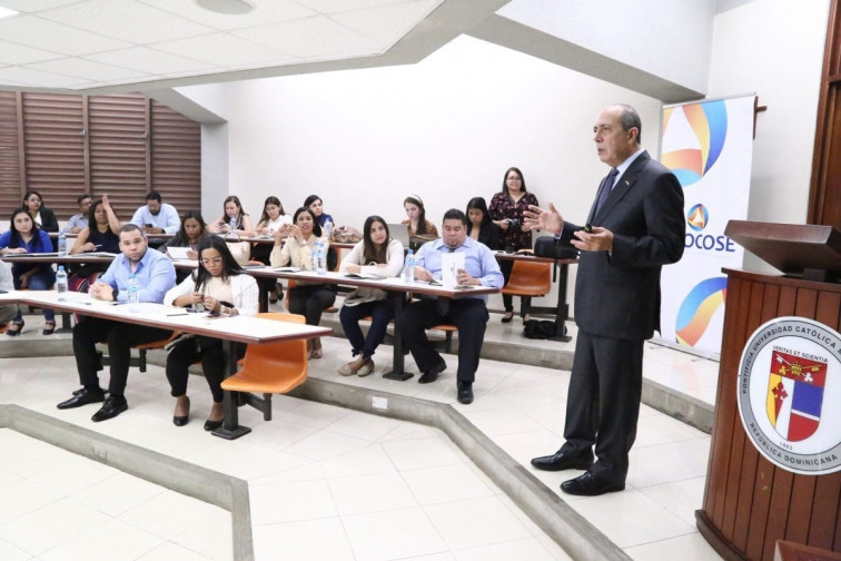 ADARS asegura sector salud necesita cambio urgente en la parte financiera