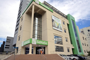 SENASA garantiza acceso a medicamentos tras resolución de la DGCP