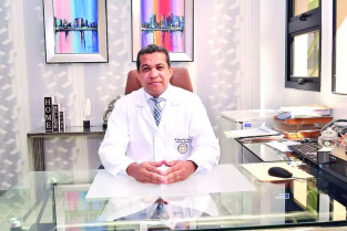 Especialista pide a las escuelas de medicina incluir la atención humanizada