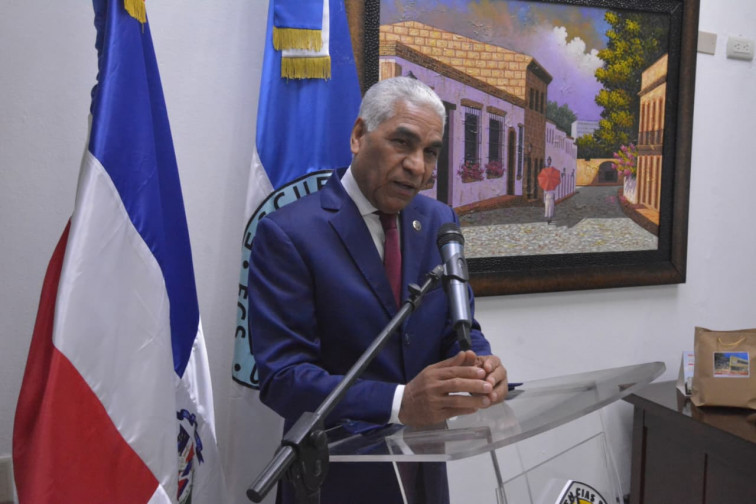 Escuela de Medicina UASD inaugura galería exdirectores