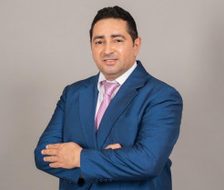 Doctor José Antonio Santana denuncia trabas de ARS perjudican a médicos jóvenes