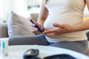Una de cada seis mujeres sufre diabetes durante el embarazo, advierte la OMS