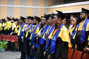 Unibe inviste a 469 nuevos profesionales en medicina, odontología y especialidades