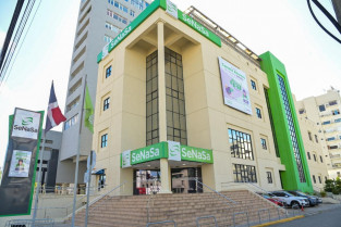 SeNaSa amplía tratamientos para VIH, Hepatitis B y cubrirá mamoplastias por condiciones de salud