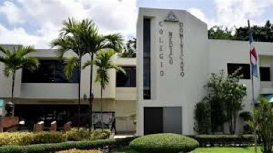 CMD anuncia que decreto de Abinader eleva a RD$75 y RD$100 mil pensiones de más de mil médicos