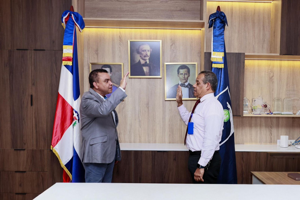 Designan nuevo director y subdirector en el Hospital Marcelino Vélez Santana