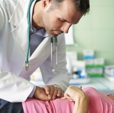 Zamora guarda silencio por las víctimas del atentado de Barcelona 