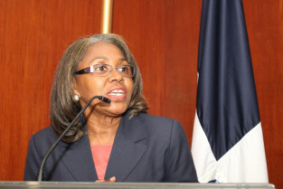 Más de 150 mil personas sordas aún esperan reglamento de ley sobre lengua de señas, advierte Francisca Ramírez