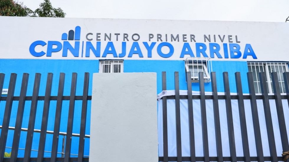 SNS entrega tres Centros de Primer Nivel en San Cristóbal y Baní; fortalece servicios hospitalarios en el Este