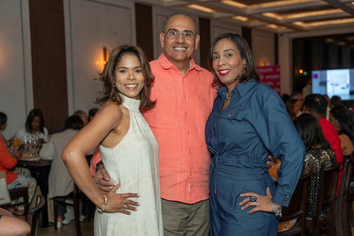 2 Yadira Cedeu00f1o, Elizabeth Su00e1nchez y Osiris Valdez (1)