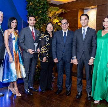 Zamora guarda silencio por las víctimas del atentado de Barcelona 