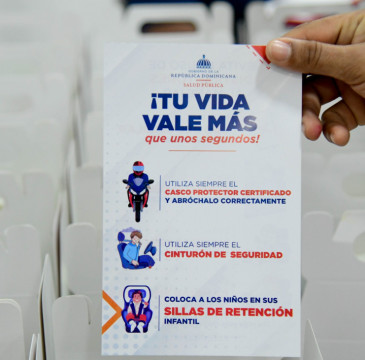 Zamora guarda silencio por las víctimas del atentado de Barcelona 