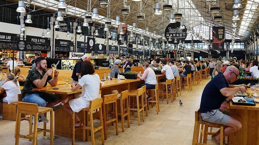 Comer alimentos ultraprocesados aumenta el riesgo de sufrir estos tipos de cáncer