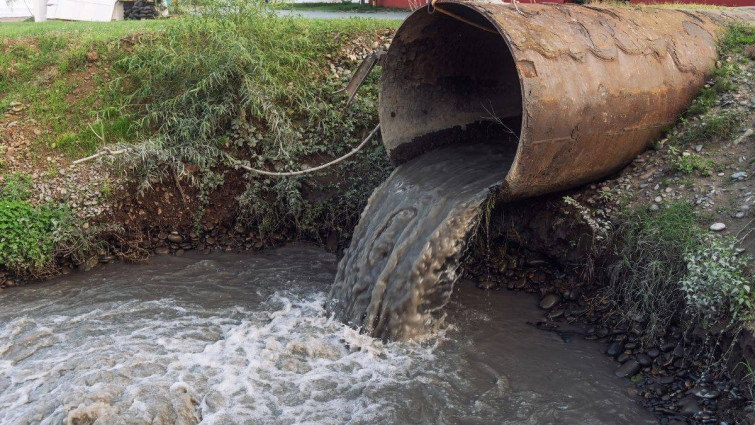 Científicos logran eliminar antibióticos de aguas residuales y frenar la amenaza de las superbacterias