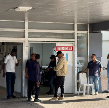 Zamora guarda silencio por las víctimas del atentado de Barcelona 