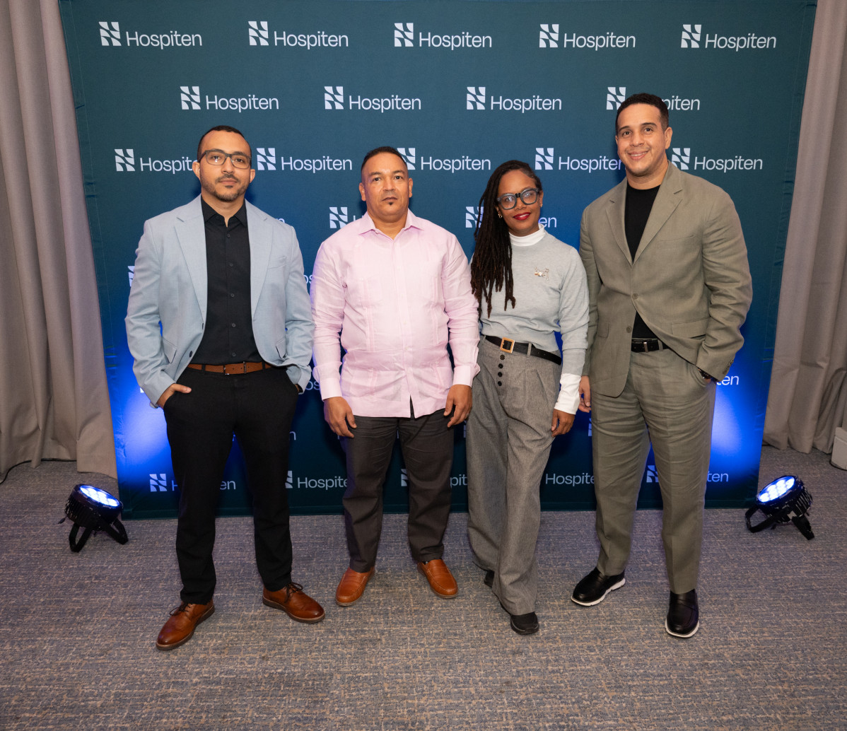 Elín Guzmán, Sandy Casado, Glorirene Peréz y Adenauer Vásquez