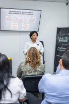 Más del 90% de los pacientes buscan a médicos en redes sociales antes de acudir a consulta, advierte experta en comunicación estratégica