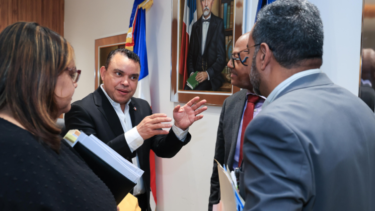 SNS elimina  esquema de contratos privados en centros de salud y fortalece control institucional