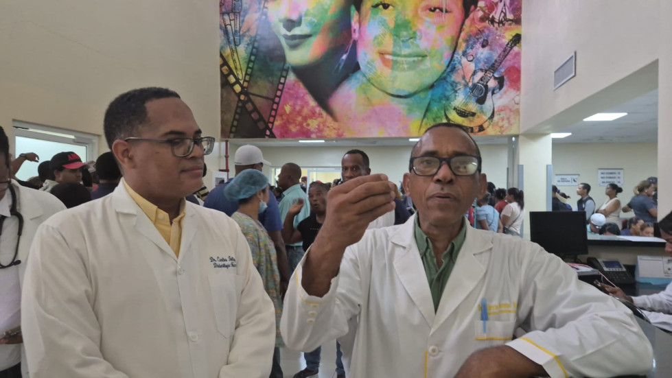 “Caos por pagos en hospital dominicano: médicos denuncian desorden y abandono de servicios”